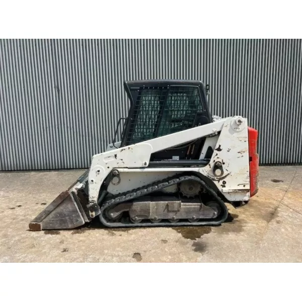 Употребяван мини верижен товарач Bobcat T110 2013