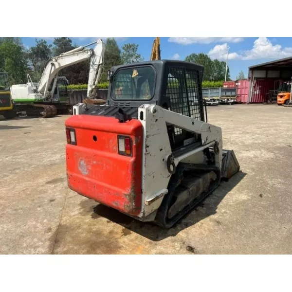 Употребяван мини верижен товарач Bobcat T110 2013