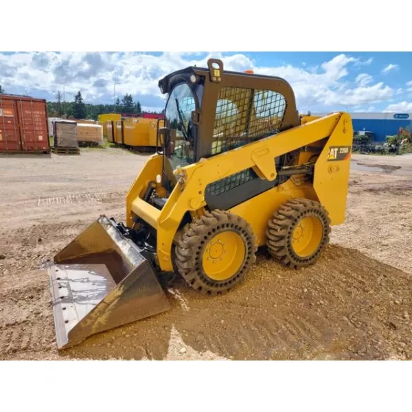 Употребяван мини колесен товарач Caterpillar 226D 2018