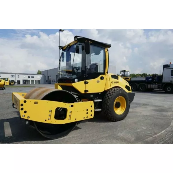 Еднобандажен валяк Bomag BW 177 D-5 2023