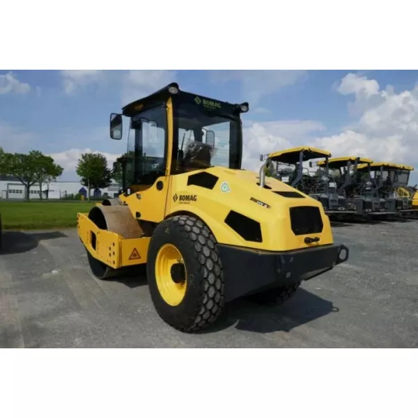 Еднобандажен валяк Bomag BW 177 D-5 2023