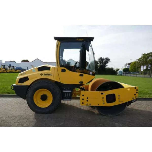 Еднобандажен валяк Bomag BW 177 D-5 2023