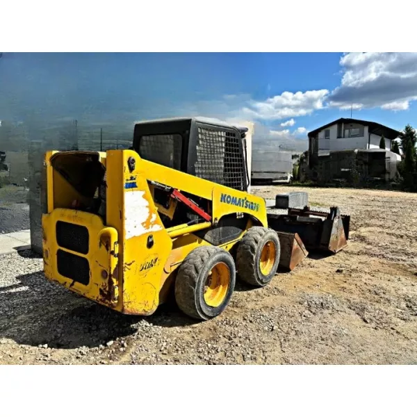 Употребяван мини колесен товарач Komatsu SK815 2003