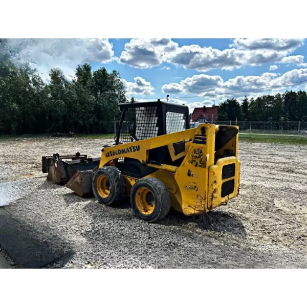 Употребяван мини колесен товарач Komatsu SK815 2003