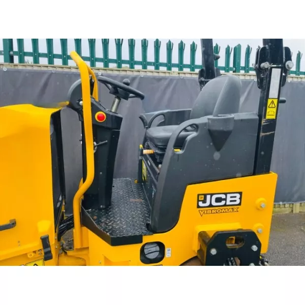 Употребяван двубандажен валяк JCB CT260-120 2022