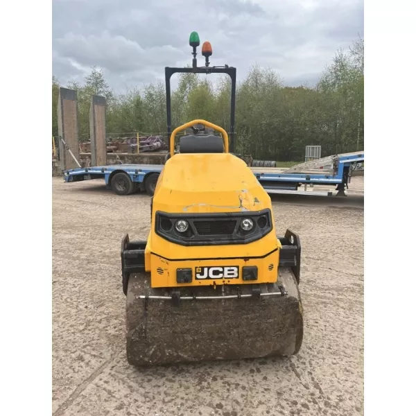 Употребяван двубандажен валяк JCB CT260-120 2019