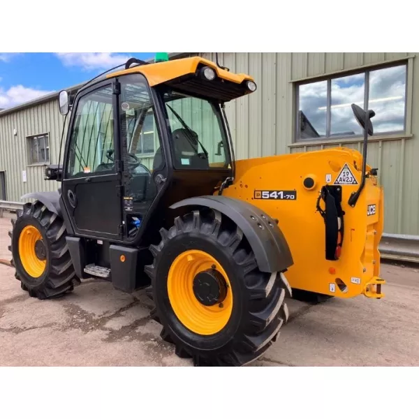 Телескопичен товарач JCB 541-70 2019