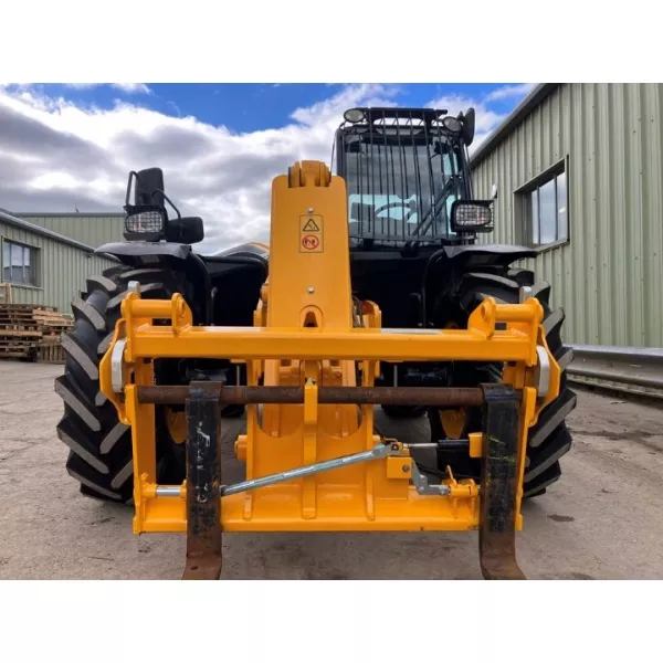 Телескопичен товарач JCB 541-70 2019