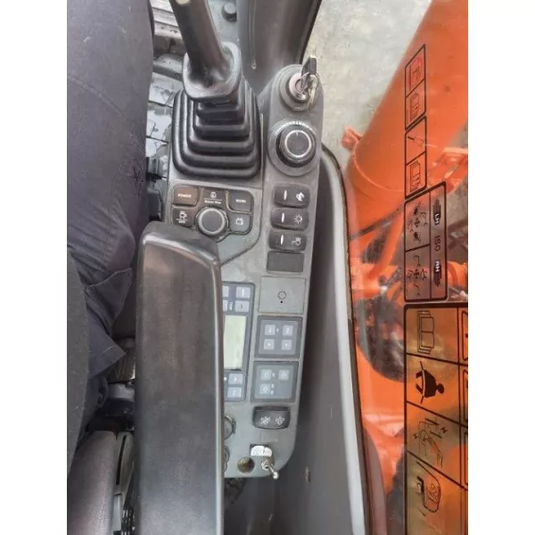 Употребяван верижен багер Doosan DX 140 LC-3 2014