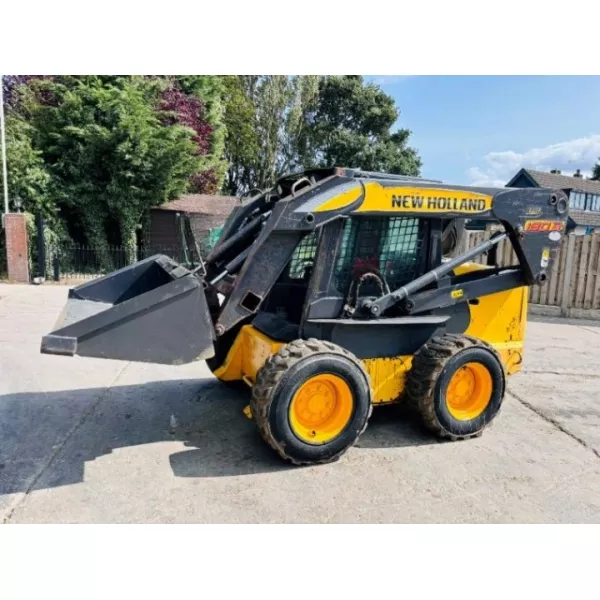 Употребяван мини колесен товарач New Holland LS180B 2005