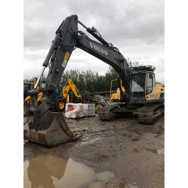 Верижен багер Volvo EC220DL 2014, 24080 кг.