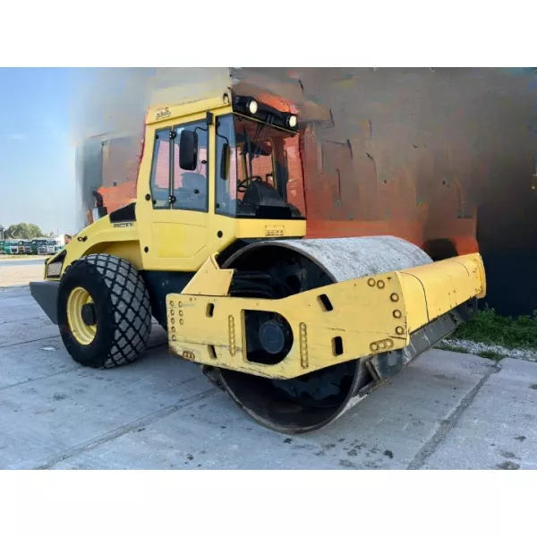 Еднобандажен валяк Bomag BW213D 2007