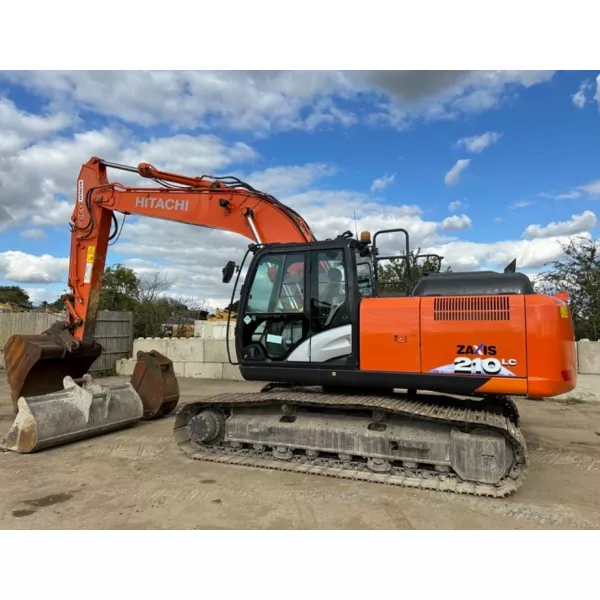 Употребяван верижен багер Hitachi ZX210LC-6 2017, 23000 кг.