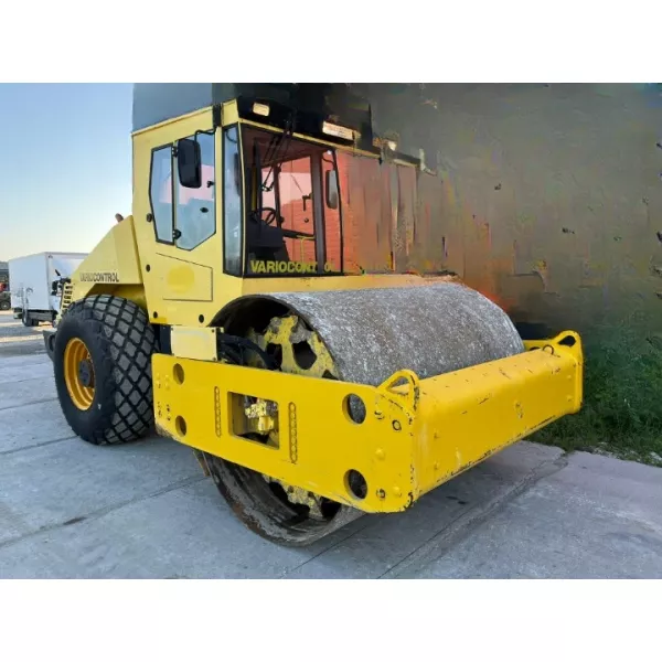 Еднобандажен валяк Bomag BW213 DH3 2004