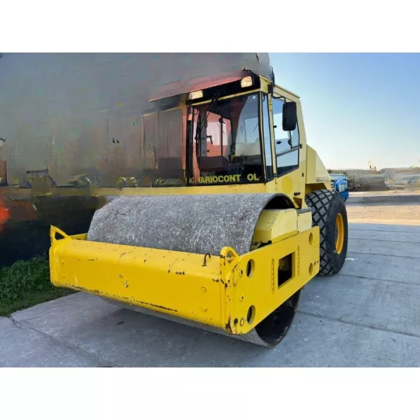 Еднобандажен валяк Bomag BW213 DH3 2004