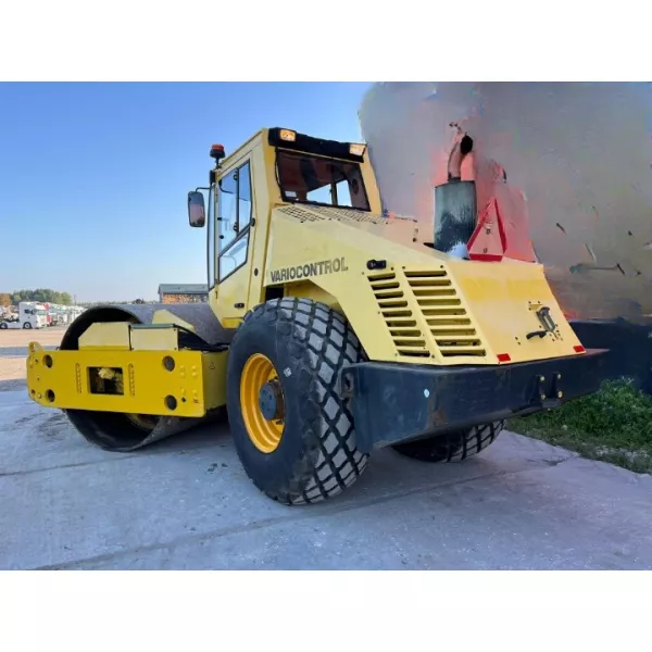 Еднобандажен валяк Bomag BW213 DH3 2004