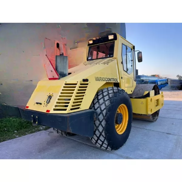 Еднобандажен валяк Bomag BW213 DH3 2004