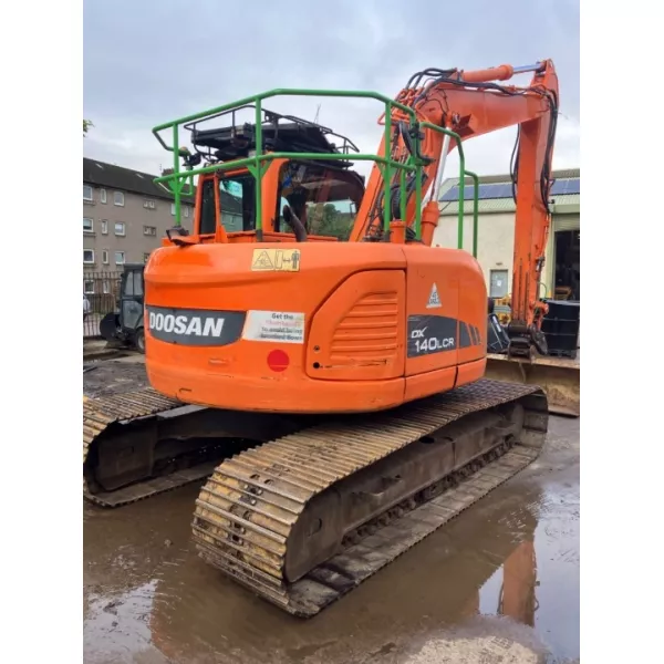 Употребяван верижен багер Doosan DX140 2015, 15300 кг.