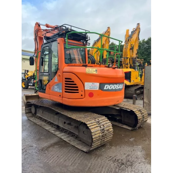 Употребяван верижен багер Doosan DX140 2015, 15300 кг.