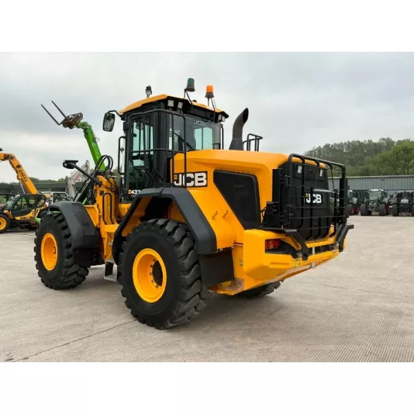 Употребяван челен товарач JCB 437 2018