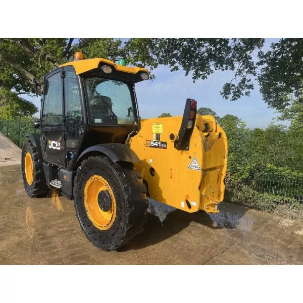 Употребяван телескопичен товарач JCB 541-70 2020