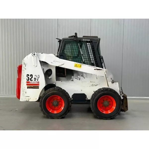 Мини колесен товарач Bobcat  S220 2004