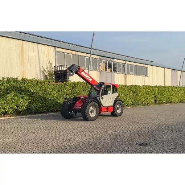 Употребяван телескопичен товарач Manitou MLT840 2014 8410