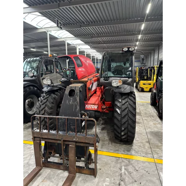 Употребяван телескопичен товарач Manitou MLT840 2014 8410