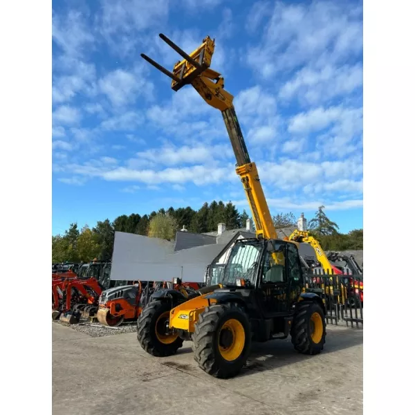 Употребяван телескопичен товарач JCB 531-70 2011