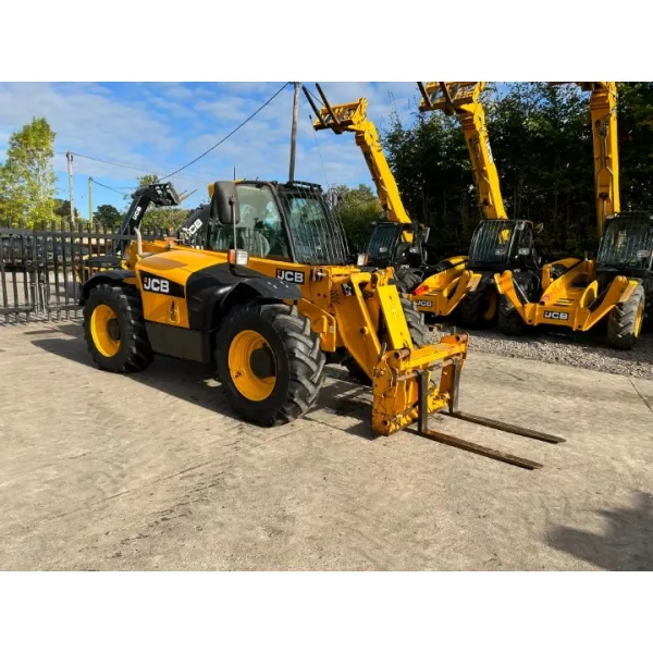 Употребяван телескопичен товарач JCB 531-70 2011