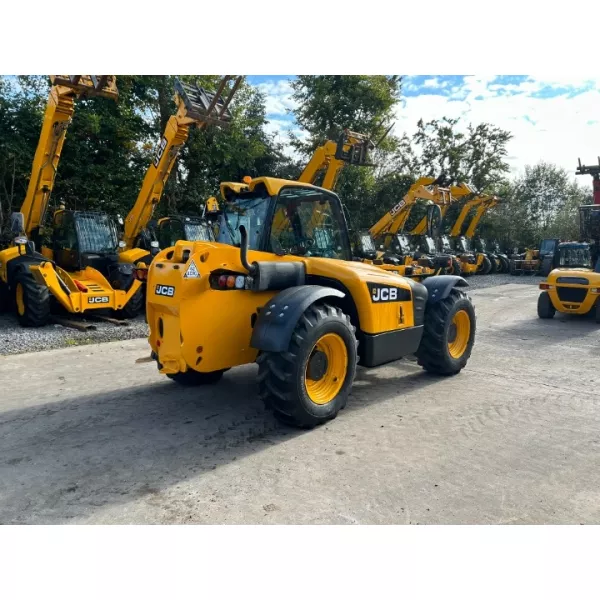 Употребяван телескопичен товарач JCB 531-70 2011