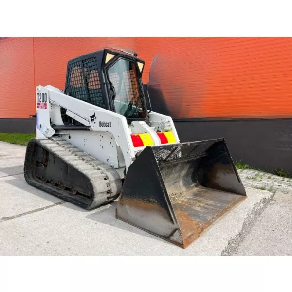 Мини верижен товарач Bobcat T200 2002