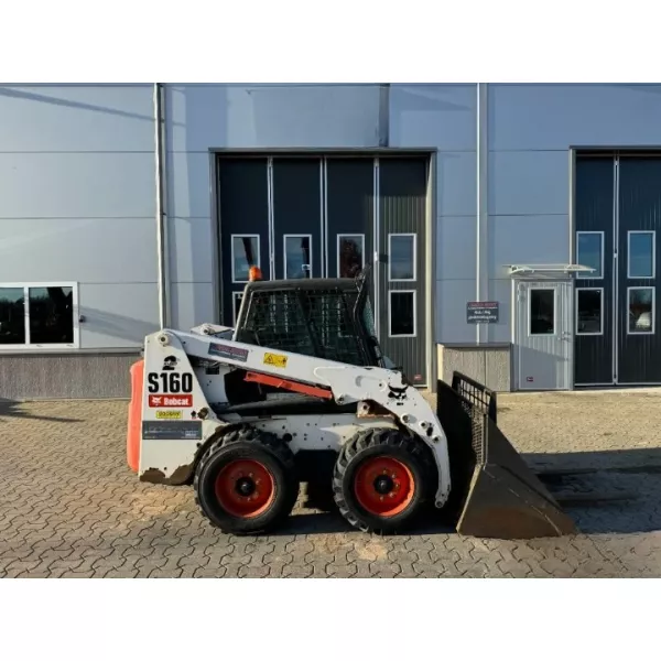 Мини челен товарач Bobcat S 160 2010