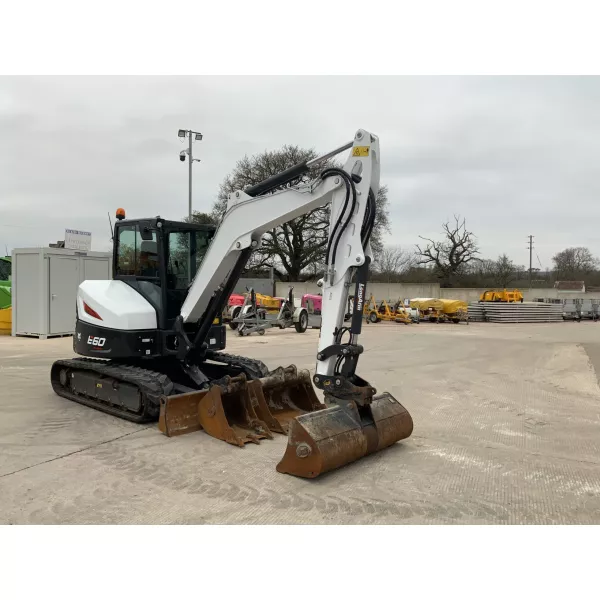 Мини багер Bobcat E60 R2 2021, 4000 мм