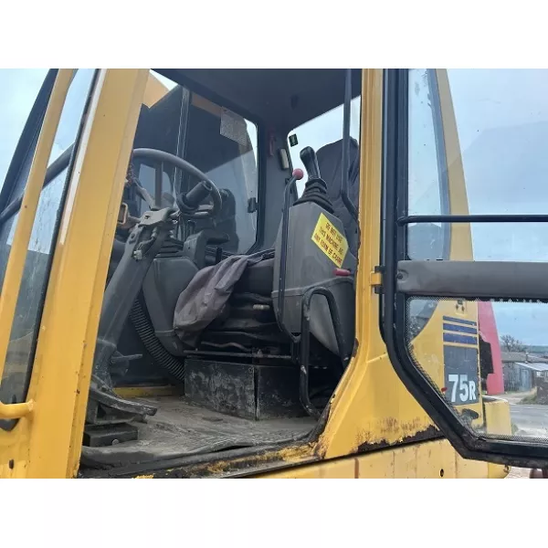 Колесен багер Komatsu PW75R 2004